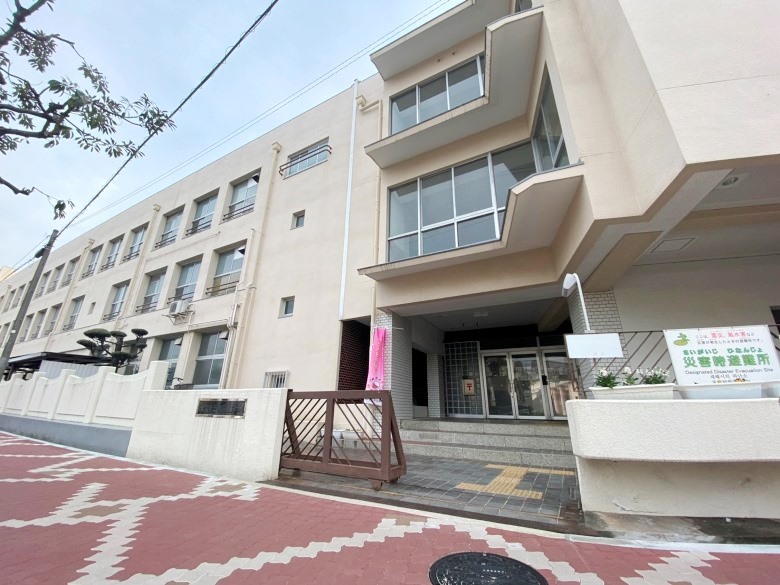 依羅小学校画像