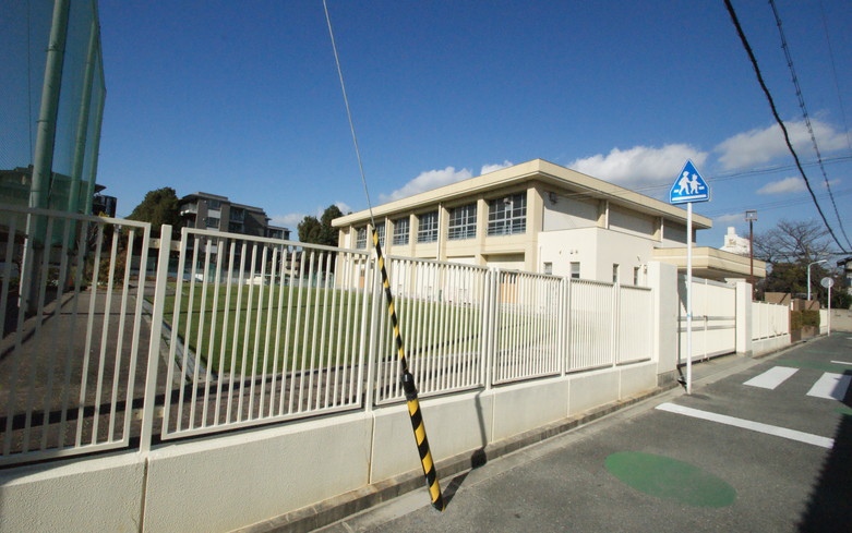 晴明丘小学校画像