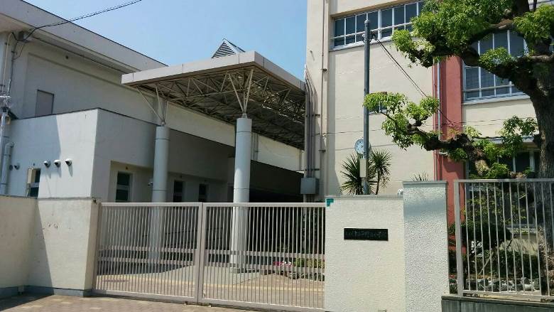 平野西小学校画像