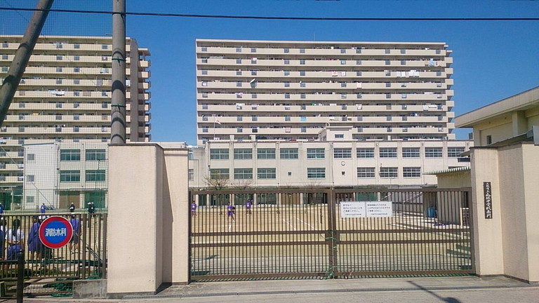 瓜破中学校画像