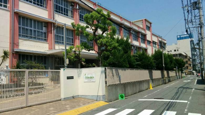 平野西小学校画像