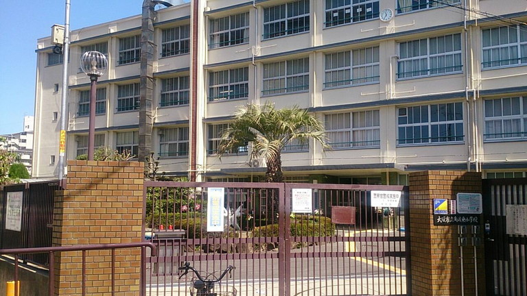 瓜破東小学校画像