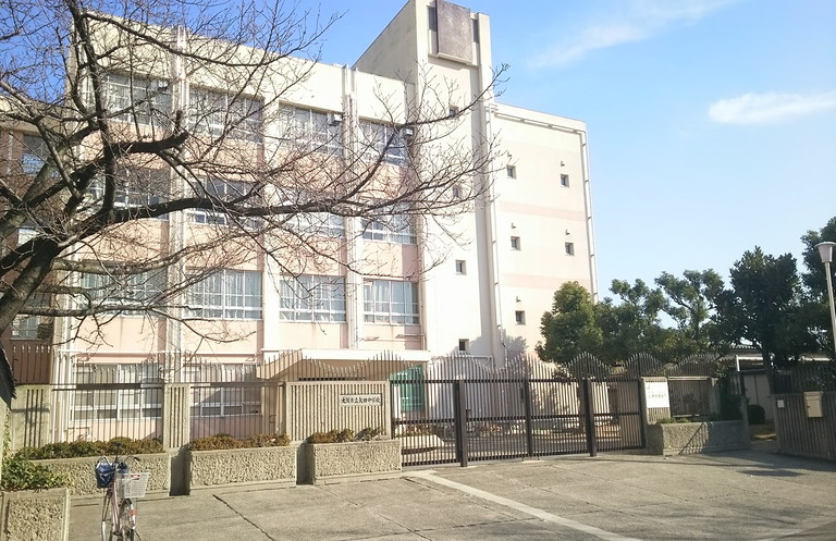 大阪市立矢田中学校画像