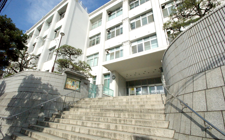 真田山小学校画像
