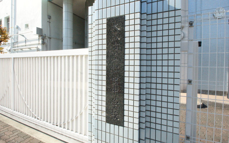 松虫中学校画像