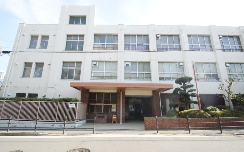 高津中学校画像