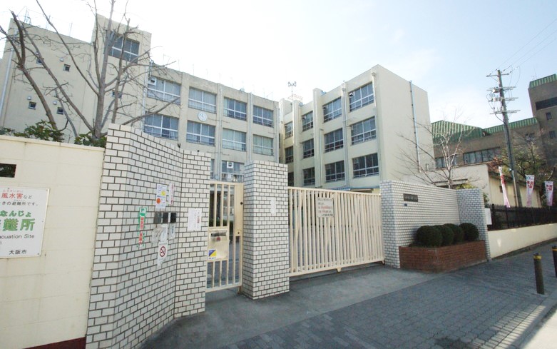 湯里小学校画像