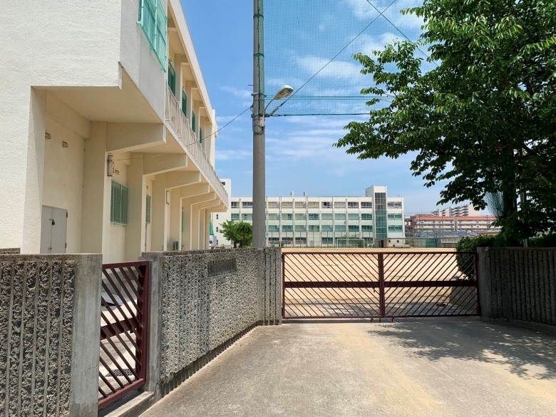 大阪市立矢田西中学校画像