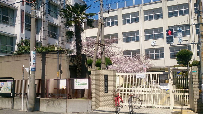 瓜破西小学校画像