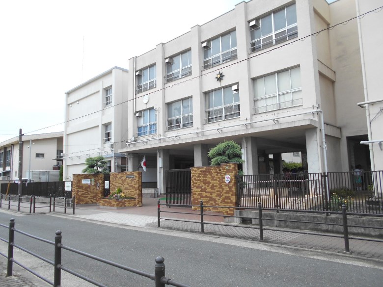 新生野中学校画像