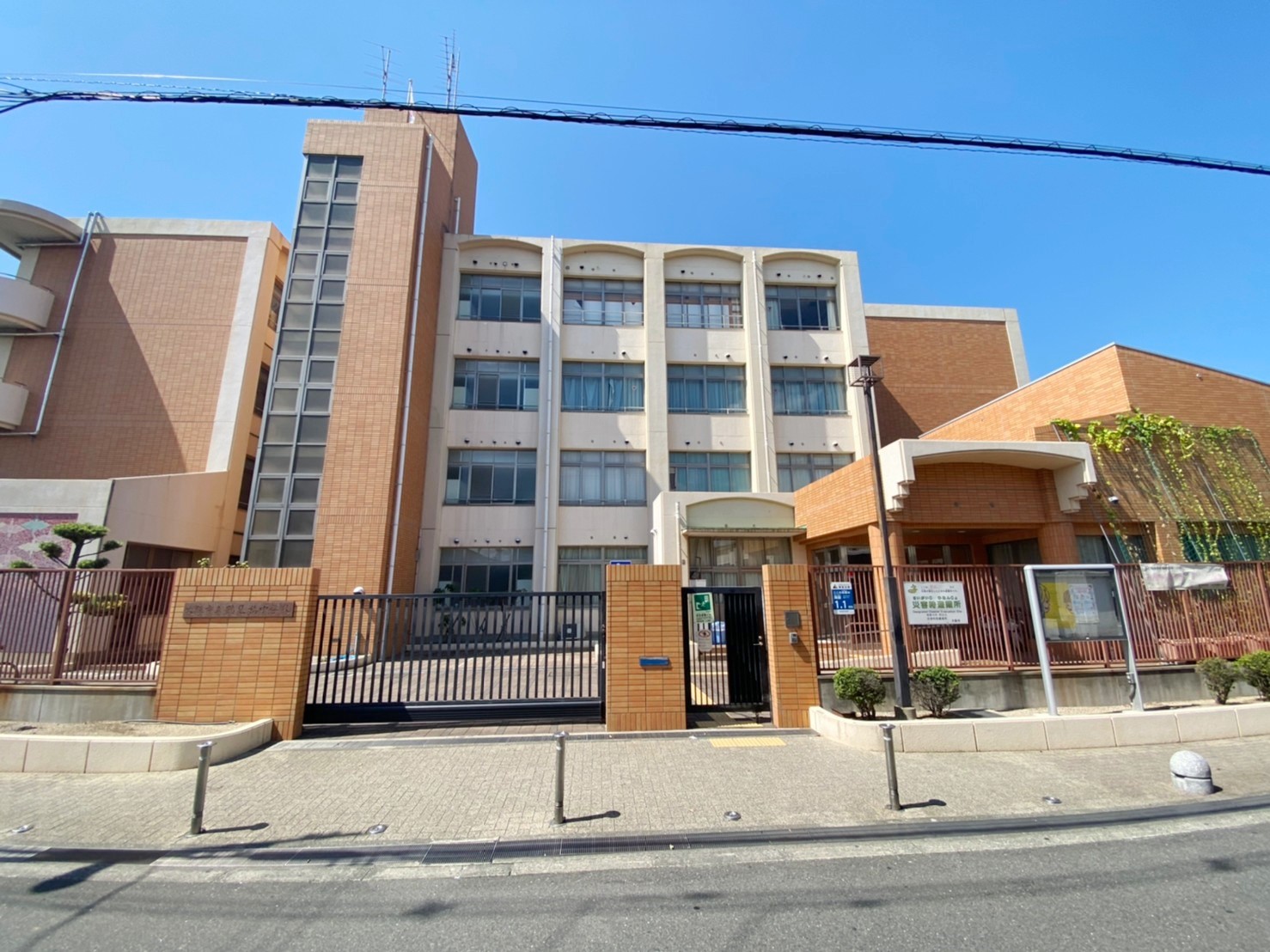 鶴見橋中学校画像