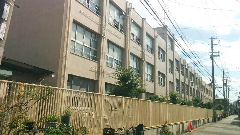 岸里小学校画像