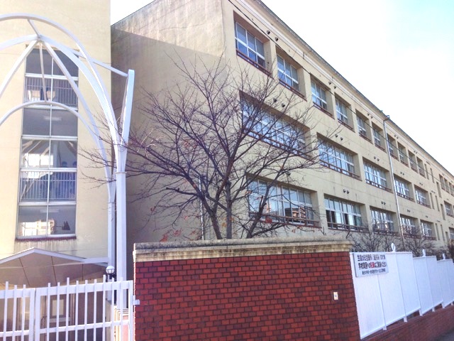 真住中学校画像