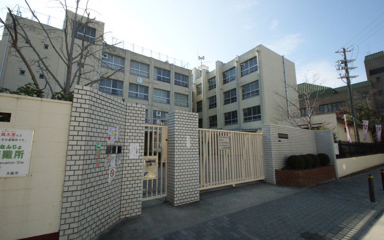 湯里小学校画像