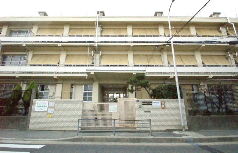 白鷺中学校画像