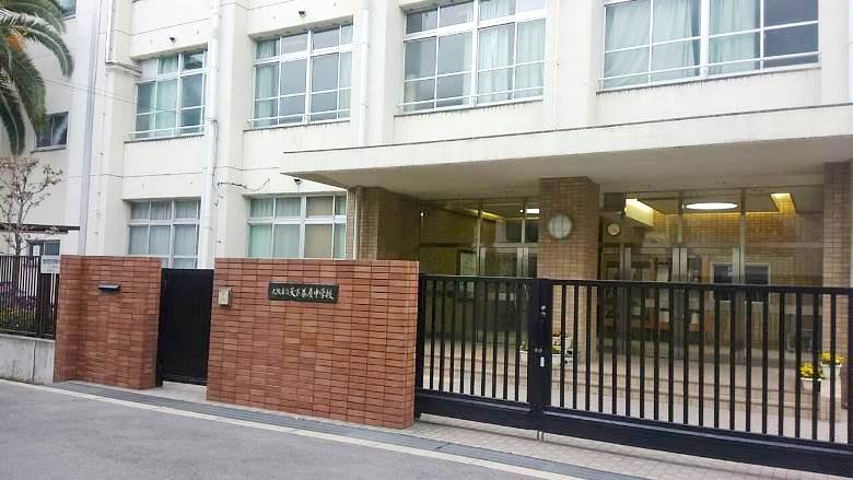天下茶屋中学校画像