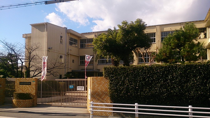 長吉中学校画像